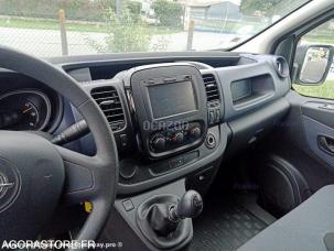 Fourgon avec parois et toit rigide Opel Vivaro