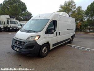 Fourgon avec parois et toit rigide Fiat Ducato