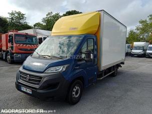 Fourgon avec parois et toit rigide Fiat Ducato