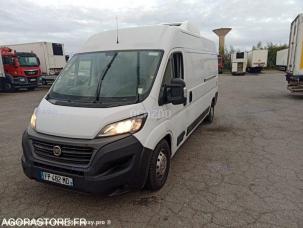 Fourgon avec parois et toit rigide Fiat Ducato