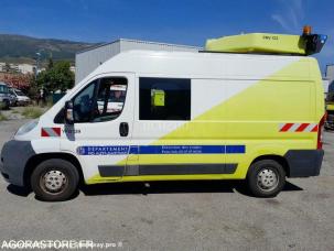 Fourgon avec parois et toit rigide Citroën Jumper