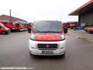 Fourgon avec parois et toit rigide Fiat Ducato