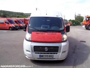 Fourgon avec parois et toit rigide Fiat Ducato