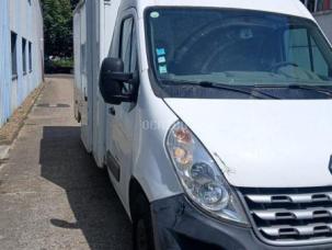 Fourgon avec parois et toit rigide Renault Master