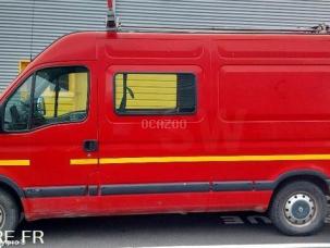 Fourgon avec parois et toit rigide Renault Master