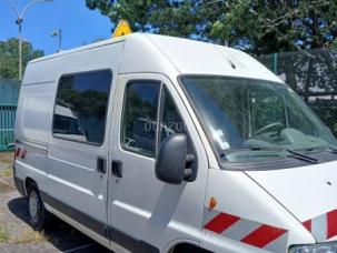 Fourgon avec parois et toit rigide Fiat Ducato