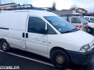 Fourgon avec parois et toit rigide Citroën Jumpy