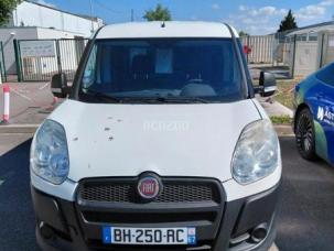 Fourgon avec parois et toit rigide Fiat DOBLO