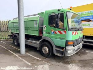 Voirie Mercedes 1523
