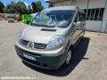Fourgon avec parois et toit rigide Renault Trafic