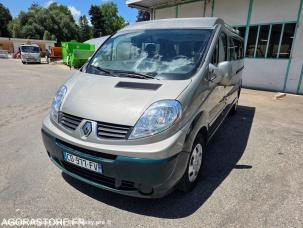 Fourgon avec parois et toit rigide Renault Trafic
