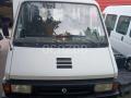 Fourgon avec parois et toit rigide Renault Master