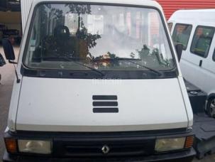 Fourgon avec parois et toit rigide Renault Master