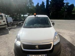 Fourgon avec parois et toit rigide Peugeot Partner