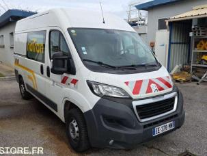 Fourgon avec parois et toit rigide Peugeot Boxer