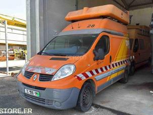 Fourgon avec parois et toit rigide Renault Trafic