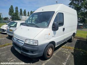 Fourgon avec parois et toit rigide Citroën Jumper