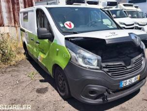 Fourgon avec parois et toit rigide Renault Trafic