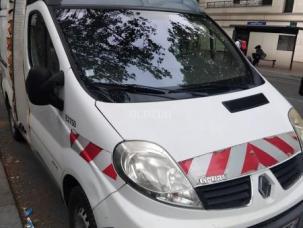 Fourgon avec parois et toit rigide Renault Trafic