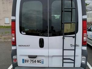 Fourgon avec parois et toit rigide Renault Trafic