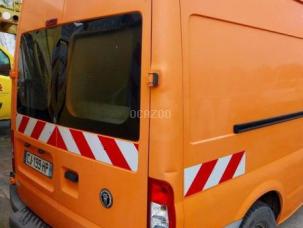 Fourgon avec parois et toit rigide Ford Transit