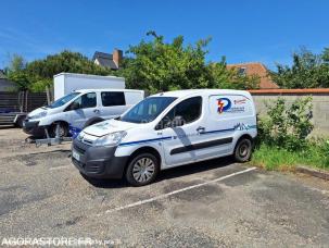 Fourgon avec parois et toit rigide Citroën Berlingo