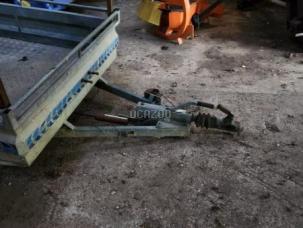 Fourgon bâché avec parois rigides nc 501