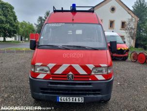 Fourgon avec parois et toit rigide Peugeot Boxer