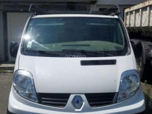 Fourgon avec parois et toit rigide Renault Trafic