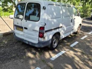 Fourgon avec parois et toit rigide Toyota HI-ACE