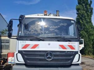 Benne à ordure ménagères Mercedes 2533