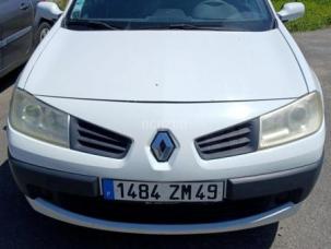 Fourgon avec parois et toit rigide Renault Megane