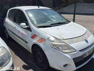 Fourgon avec parois et toit rigide Renault Clio