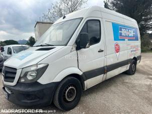 Fourgon avec parois et toit rigide Mercedes Sprinter