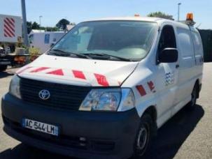 Fourgon avec parois et toit rigide Toyota HI-ACE