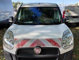 Fourgon avec parois et toit rigide Fiat DOBLO