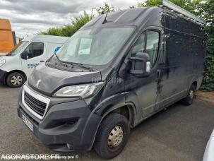 Fourgon avec parois et toit rigide Peugeot Boxer