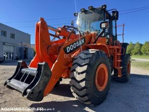 Chargeuse  Doosan DL 300