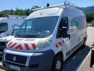 Fourgon avec parois et toit rigide Fiat Ducato