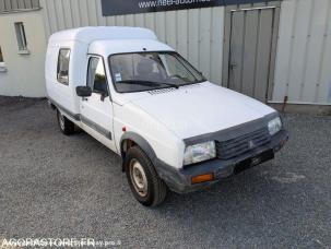 Fourgon avec parois et toit rigide Citroën C 15