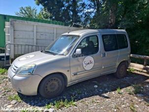 Fourgon avec parois et toit rigide Citroën Berlingo