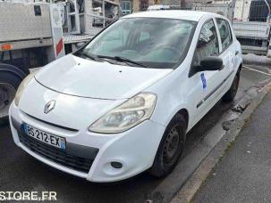 Fourgon avec parois et toit rigide Renault Clio