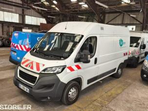 Fourgon avec parois et toit rigide Peugeot Boxer