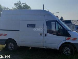 Fourgon avec parois et toit rigide Ford Transit