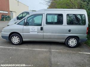Fourgon avec parois et toit rigide Peugeot Partner