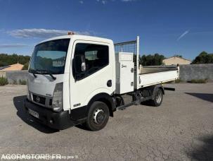 Fourgon avec parois et toit rigide Nissan NT400