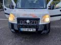 Fourgon avec parois et toit rigide Fiat DOBLO