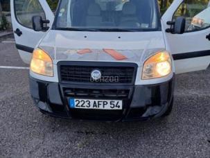 Fourgon avec parois et toit rigide Fiat DOBLO