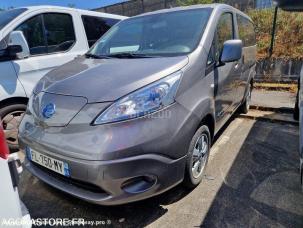 Fourgon avec parois et toit rigide Nissan NV200