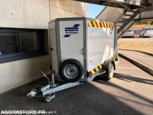 Fourgon bâché avec parois rigides nc